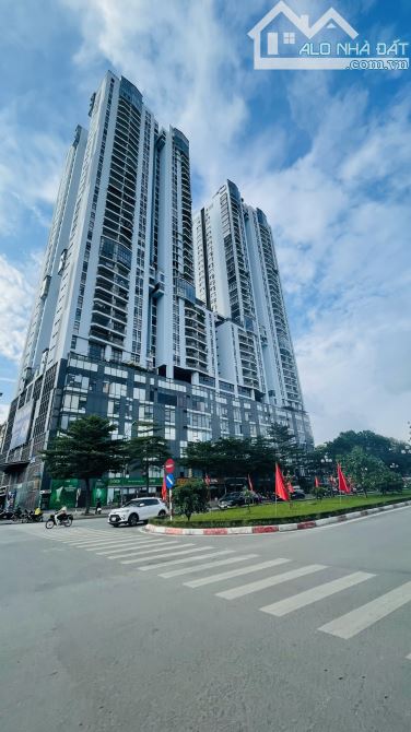 bán nhà mặt phố Nguyễn Văn Trỗi-HĐ(Đối diện BigC Hà Đông)7T thang máy.KD sầm uất.Giá 23tỷ - 10