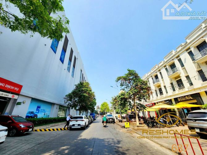 Shophouse Vincom 3 tầng, diện tích 10x22,6 = 225m2. Giá bán 26,5 tỷ - 4