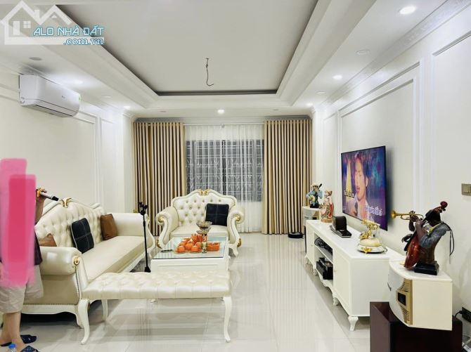 Bán nhà ngõ 165 Chùa Bộc 66m2, mặt tiền 4m, ôtô tránh có vỉa hè, Kinh doanh, Giá 27,9 tỷ - 2