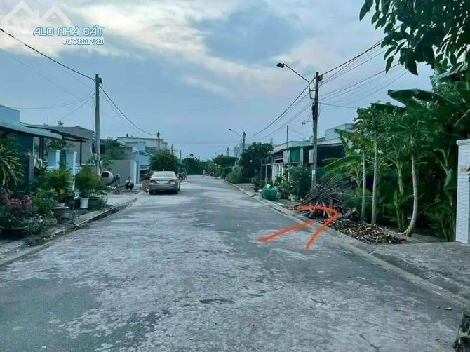 Đất KDC Bình Tâm. Cách Bệnh Viện ĐK Long An 1km. DT: 90m2. SHR - 3