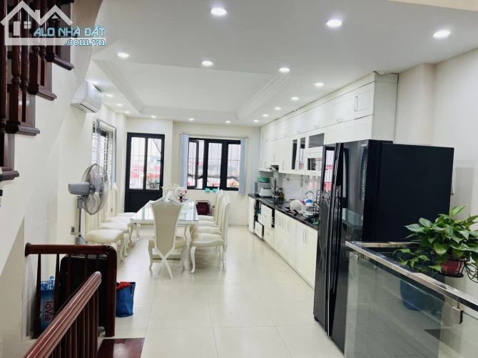 Bán nhà ngõ 165 Chùa Bộc 66m2, mặt tiền 4m, ôtô tránh có vỉa hè, Kinh doanh, Giá 27,9 tỷ - 3