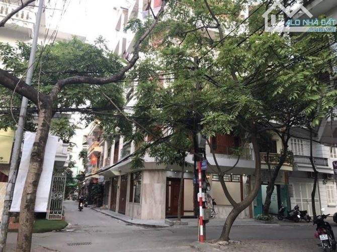 Lô Góc! Mặt ngõ 3 ô tô tránh! Phố Huỳnh Thúc Kháng 120m2, 4 tầng, Mt 25m.