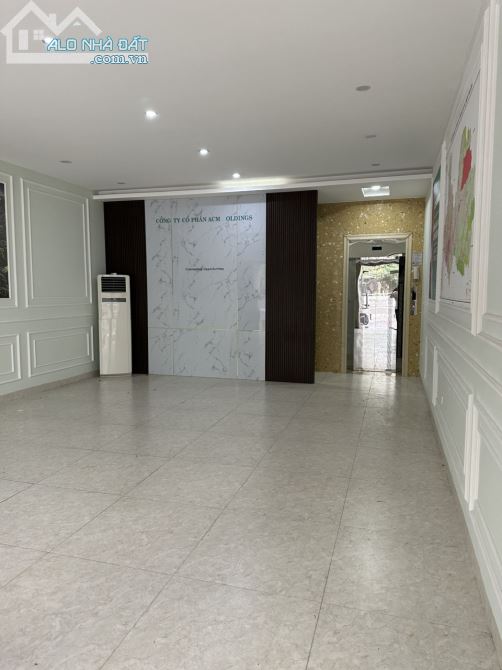 Cho thuê (CẢ NHÀ)liền kề Nguyễn Chánh, có thang máy,Dt80m2,4 tầng, MT: 6m ,Giá 45tr/th - 1