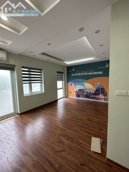 Cho thuê (CẢ NHÀ)liền kề Nguyễn Chánh, có thang máy,Dt80m2,4 tầng, MT: 6m ,Giá 45tr/th - 2