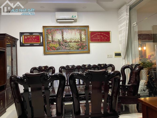 Bán căn biệt thự view sông Tân Quy Đông Quận 7 giá chỉ 25 tỷ