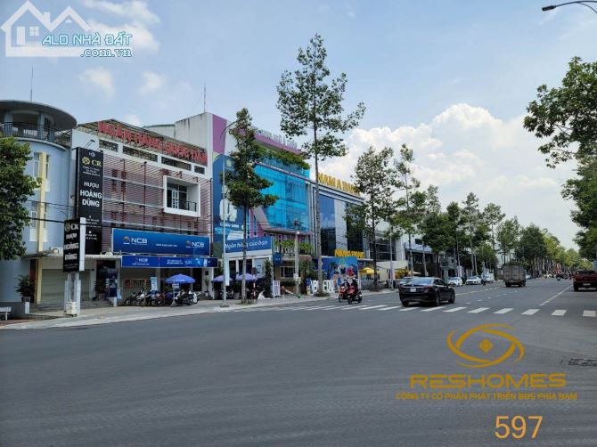 Bán 3 lô đất góc 2 mặt tiền đường D12, D2D, Thống Nhất, Biên Hoà giá 28 tỷ - 2