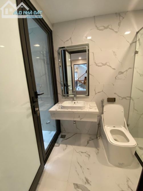 Bán nhà đường Nguyễn Văn Cừ 95m2 x 6 tầng, 5m MT, Giá 13.8 tỷ, Thang máy Ô tô, kinh doanh. - 4