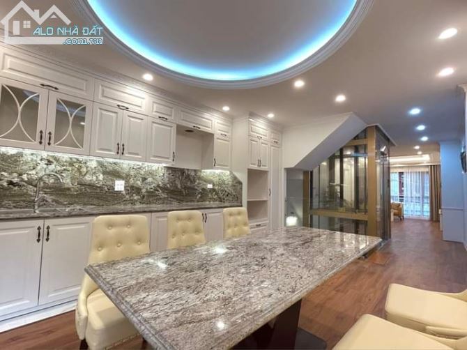 Bán nhà Phân Lô lô góc phố Nguyễn Văn Huyên, Cầu Giấy, diện tích 65m2, 7 tầng thang máy - 1