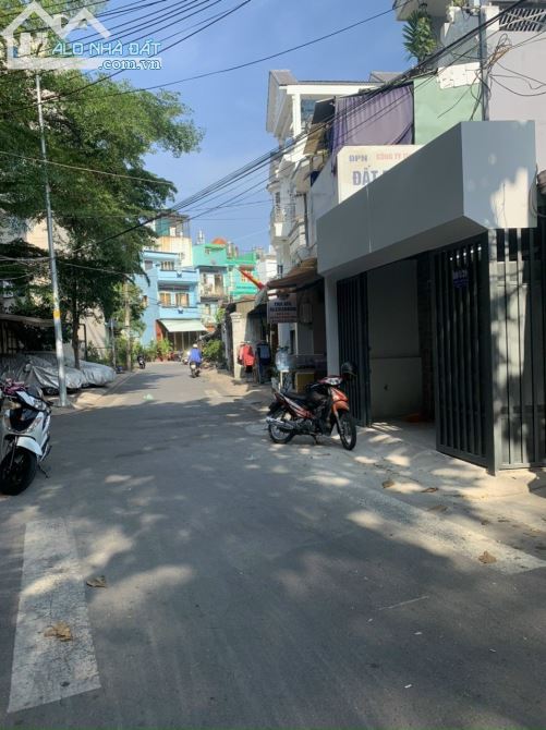 Bán nhà đường Ni Sư Huỳnh Lien phường 10 quận Tân Bình 6m x 12m 4 lầu giá 11.5 tỷ