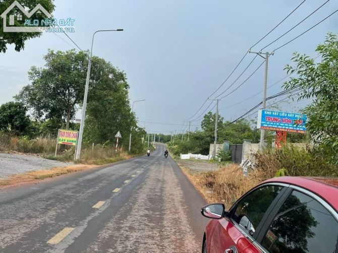 GẦN NGAY KHU CÔNG NGHIỆP ĐỊNH QUÁN CÓ THỔ CƯ 1106M2(26MX43M) CÓ SẴN 100M2 THỔ CƯ 980TR - 1