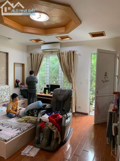 Bán gấp căn phân lô  KIM ĐỒNG , hai thoáng, vỉa hè kinh doanh đêm ngày, giá rẻ giật mình - 2