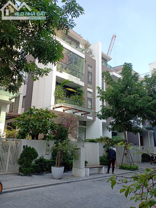 Cho thuê nhà phố Nguyễn tuân, thanh xuân 100m2x5T, nhà đẹp