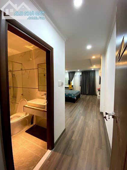Bán tòa nhà CHDV hầm 6 tầng đường Phan Văn Trị, BT. DT 12x30m (364m2) HĐT 330tr/th