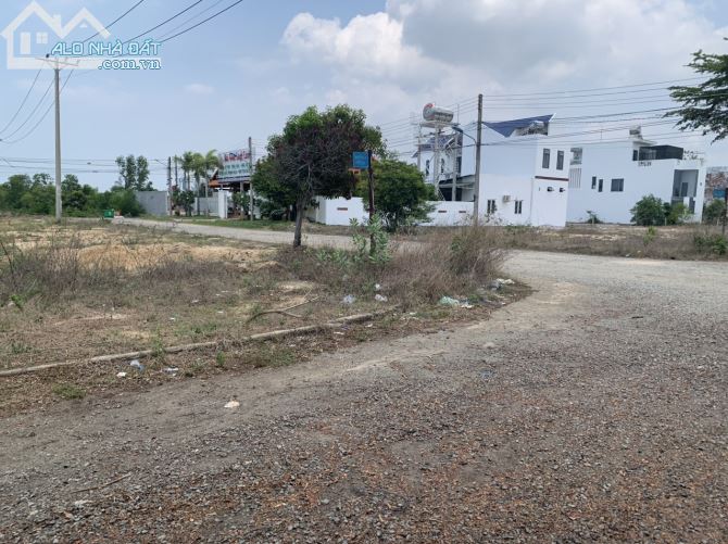 Lô gốc 7,2x25 KDC SGHT, view Công Viên, Tân Bình, TX LaGi giá rẽ - 1