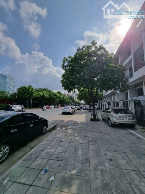 Cho thuê nhà mặt phố Trung Kính, Mạc Thái Tông, Cầu Giấy. DT 100m2, MT 7m, mới 100% - 1