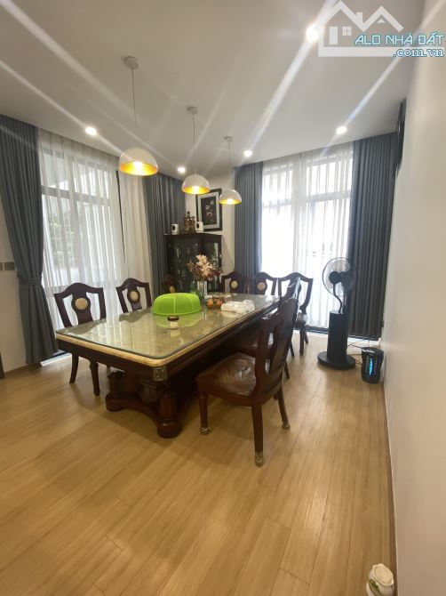 ⚜️ Bán nhà Hoàng Cầu, Đống Đa, 100m2 5T thang máy MT siêu đẹp 18m, Chỉ 38 Tỷ ⚜️ - 1