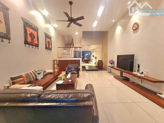 ⚜️ Bán nhà mặt phố Thái Thịnh, Đống Đa, lô góc 83m2 MT 9m, Chỉ 41 Tỷ ⚜️ - 1