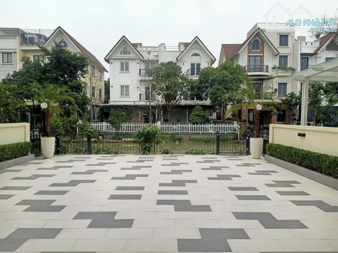 Bán Biệt Thự Hoa Sữa -  260m 4 tầng, mặt tiền 9m nhỉnh  69 tỷ, giá tốt - 1
