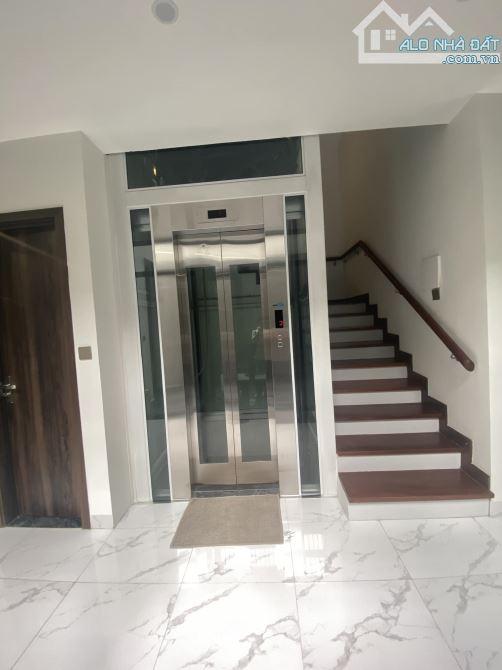 ⚜️ Bán nhà Hoàng Cầu, Đống Đa, 100m2 5T thang máy MT siêu đẹp 18m, Chỉ 38 Tỷ ⚜️ - 2