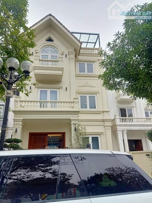 Bán Biệt Thự Hoa Sữa -  260m 4 tầng, mặt tiền 9m nhỉnh  69 tỷ, giá tốt - 3