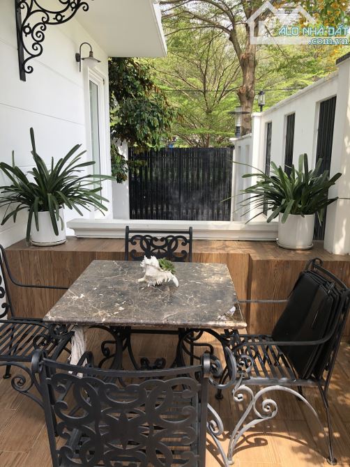 Biệt Thự Hầm 3 Lầu DT:13x20n Đường Số 3,P.Tân Phong,Q7 Khu Compound ngay Vivo City_42 Tỷ - 1