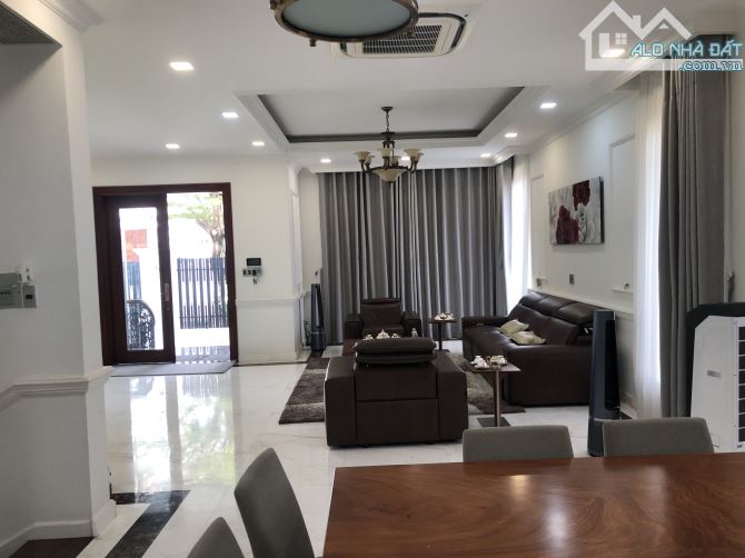 Biệt Thự Hầm 3 Lầu DT:13x20n Đường Số 3,P.Tân Phong,Q7 Khu Compound ngay Vivo City_42 Tỷ - 2
