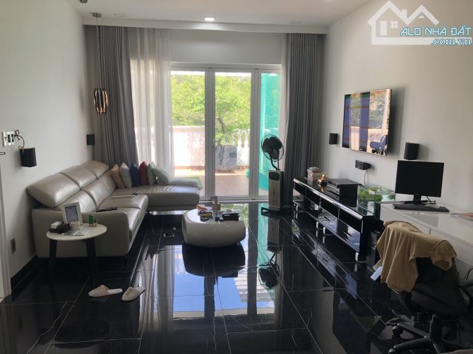 Biệt Thự Hầm 3 Lầu DT:13x20n Đường Số 3,P.Tân Phong,Q7 Khu Compound ngay Vivo City_42 Tỷ - 4
