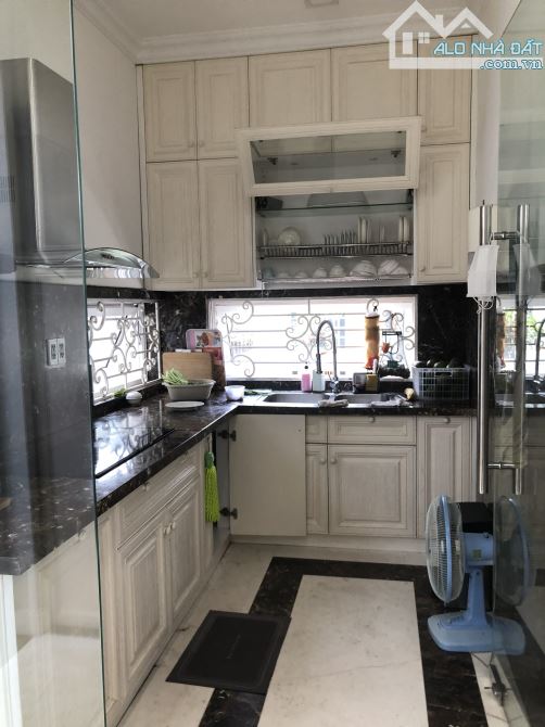 Biệt Thự Hầm 3 Lầu DT:13x20n Đường Số 3,P.Tân Phong,Q7 Khu Compound ngay Vivo City_42 Tỷ - 6
