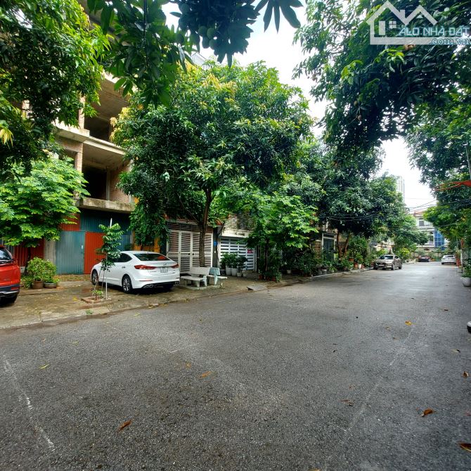 Bán nhà phân lô Bộ Công An ngõ 175 Định Công, 74m2, mặt tiền 5.5m