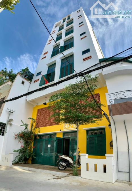 Bán khách sạn 7 tầng có view biển hẻm ô tô pasteur ,p xương Huân , Tp. Nha Trang. Giá ngộp