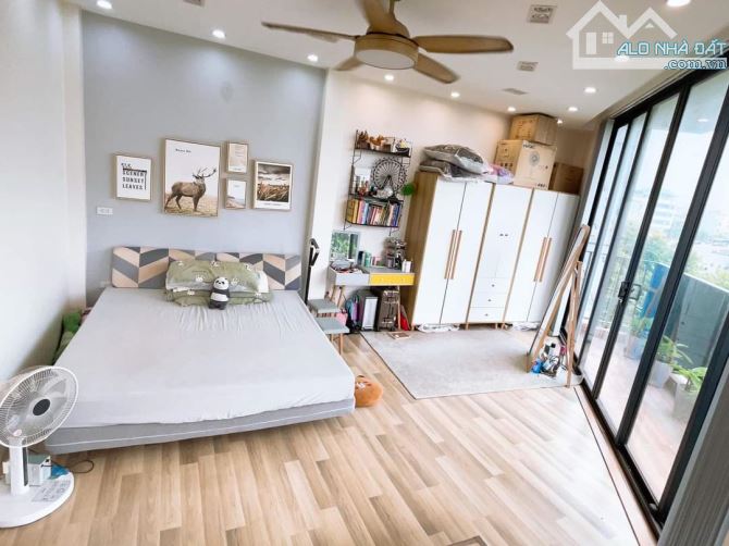 Bán nhà Mặt phố Khương Đình, 80m2, 5 tầng, Chỉ 12 tỷ