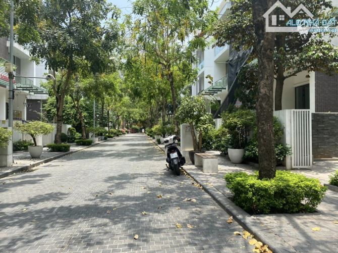 ⚜️ Bán Biệt Thự Imperia Garden, Nguyễn Huy Tưởng, 196m2 5T MT 9 m, Chỉ 43.5 Tỷ ⚜️
