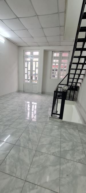 Bán nhà Bình Tân, đường Tân Kỳ Tân Quý, 50m2, 2 lầu,  hẻm xe hơi, có dòng tiền. - 1