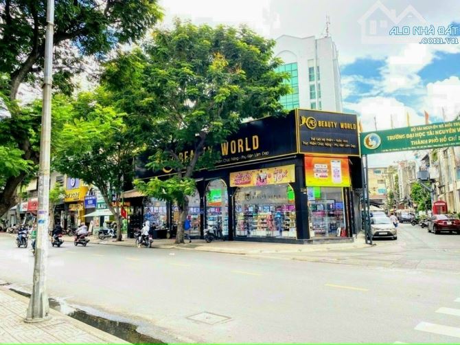 Siêu vị trí ! Bán khuôn đất lớn mặt tiền Hai Bà Trưng, Q1- 32x48m. Cn:1488m2 Giá 650 tỷ TL
