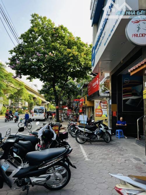 ⚜️ Bán nhà Mặt phố Yên Lãng, Đống Đa, 55m2 3T MT 3.2m, Chỉ 24 Tỷ ⚜️