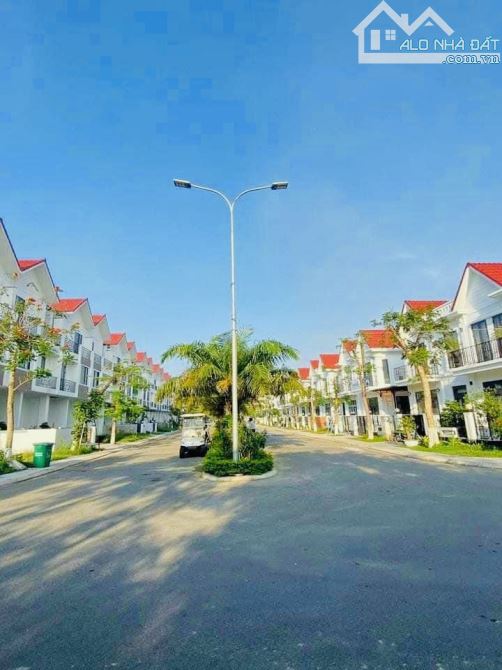 ⛳️⛳️⛳️Nhà 2 tầng có sân vườn Royal Park Huế- Đã có sổ hồng- Đường trước nhà 20m5 - 3