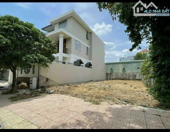 Đất mặt tiền Trần Phú đối diện biển view đẹp không bị chắn
