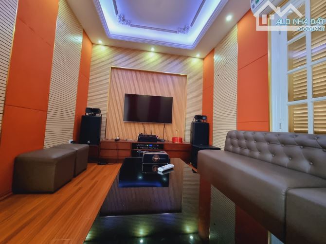 Bán nhà  mặt phố– Sịn nhất Cầu Giấy – Khu đô thị Dịch Vọng – 180m2 – 5 tầng – 41 tỷ . - 1