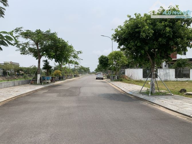 Đất biệt thự 300m2, ngang 15m dài 20m đường Võ Nguyên Giáp giá rẻ nhất thị trường 2.7 tỷ - 3