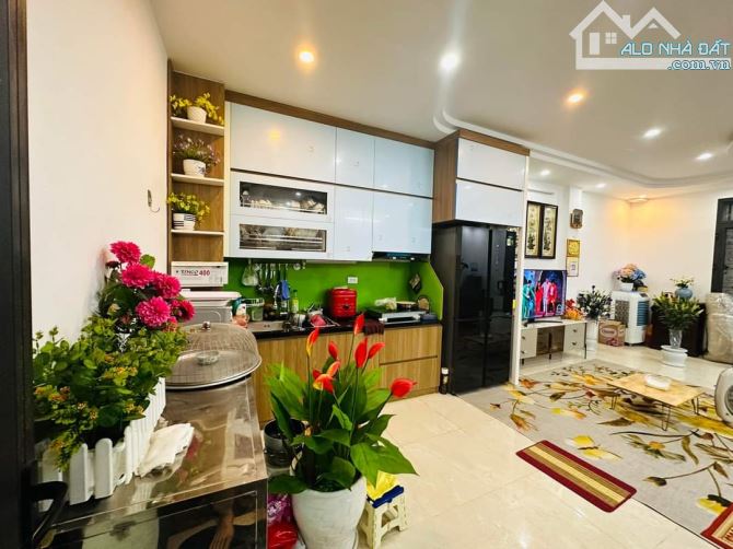 Bán nhà phan đình giót 85m2, 5 tầng,ô tô, chỉ 14 tỷ.