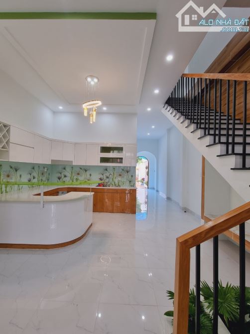 Bán nhà phố 1 lầu, SHR thổ cư có hoàn công, đường ô tô thông ra đường Bùi Trọng Nghĩa ( P. - 1