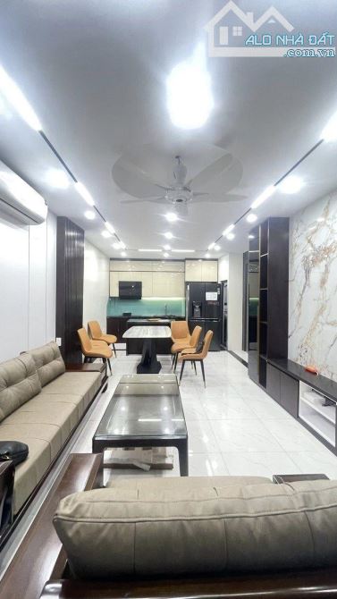 ⚜️ Bán Tòa VP Phố Nguyễn Khang, Cầu Giấy 55 m2 6T MT 6m, Chỉ 17.6 Tỷ ⚜️ - 1