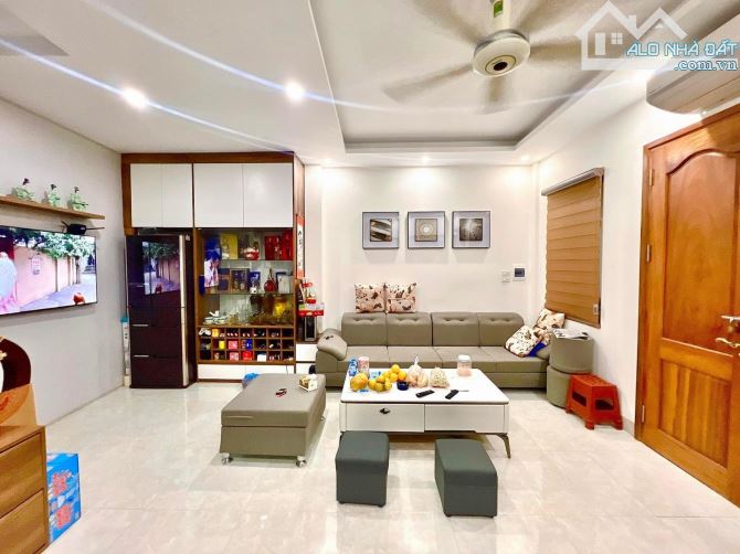 ⚜️ Bán nhà Mặt Phố Nguyễn Trãi, Thanh Xuân, 84m2 C4 MT 5.46m, Chỉ 11 Tỷ ⚜️