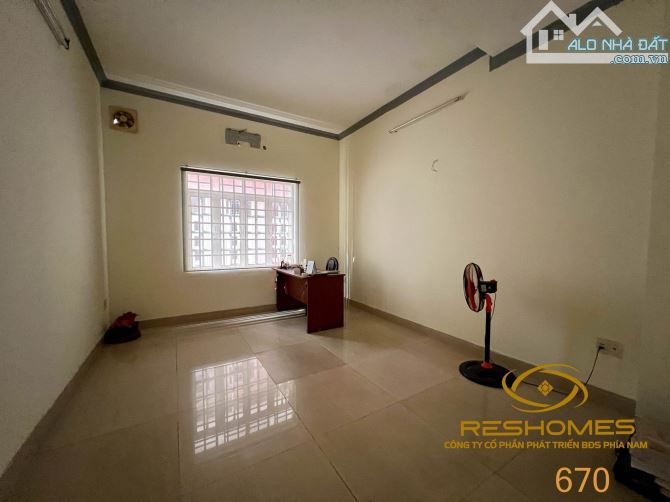 Bán nhà đường Võ Thị Sáu, phường Thống Nhất; 1 trệt 3 lầu 252m2 sàn giá 18 tỷ - 7