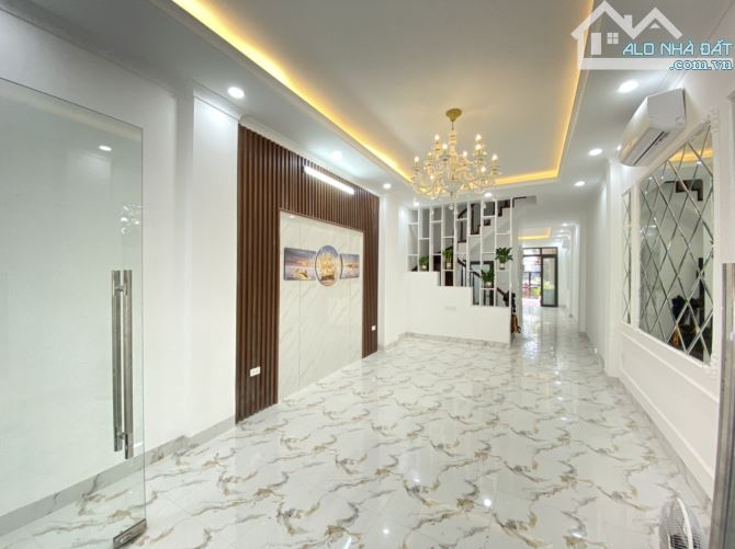 ⚜️ Bán nhà Phân Lô Phố Láng Hạ, Đống Đa, 68m2 5T MT 4m, Chỉ 17.5 Tỷ ⚜️