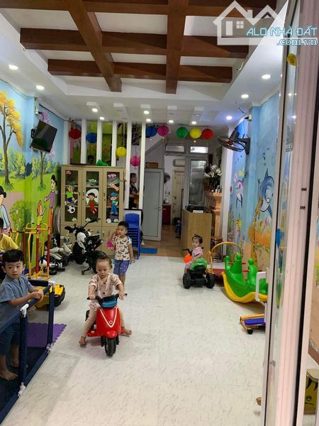 ⚜️ Bán nhà phân lô phố Văn Cao, Ba Đình, 62m2 6T MT 4m, Chỉ 15.8 Tỷ ⚜️