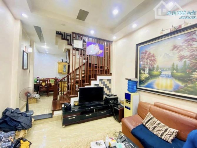 Bán nhà 5 tầng cách mặt Phố Đại La 20m Dt 45m2 Mt 4m Giá 4,6 tỷ - 1