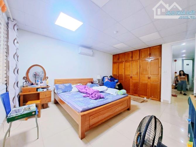 ⚜️ Bán nhà Phân Lô Phố Hào Nam, Đống Đa, 90m2 4T MT 15m, Chỉ 21.5 Tỷ ⚜️ - 1