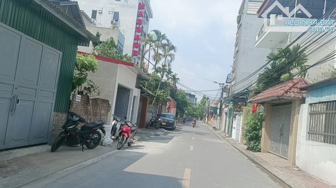 BÁN ĐẤT GIANG BIÊN, LONG BIÊN 119M2 NGÕ Ô TÔ THÔNG, Ở SƯỚNG, NHỈNH 7 TỶ