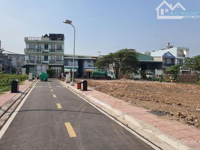 Bán lô đất 100m2 đường ĐT 769 giá 10 triệu/m2 ngay cổng chính sân bay Long Thành - 2